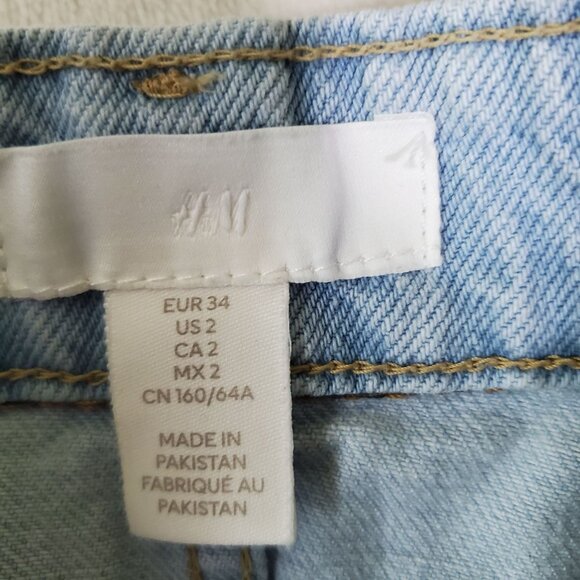 H&M Denim Shorts Size 2 Light blue rawcut hem high-waisted Distressed 5 pockets - Picture 4 of 9